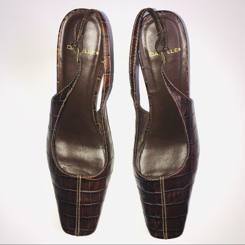 ๐ด SOLD - Danelle Shoes Size 7.5 - Picture 2 of 8